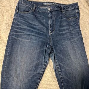 American Eagle Outfitters Jeggings
Comes from a smoke feee and pet free home.